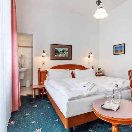 ホテル Stranddistel Ruegen ゲーレン