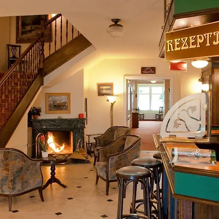 ホテル Stranddistel Ruegen ゲーレン