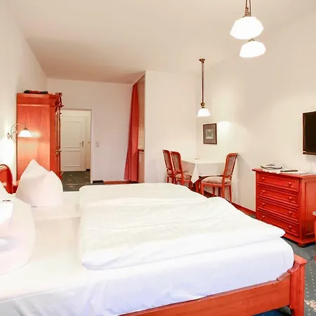 Stranddistel Ruegen 호텔 3*